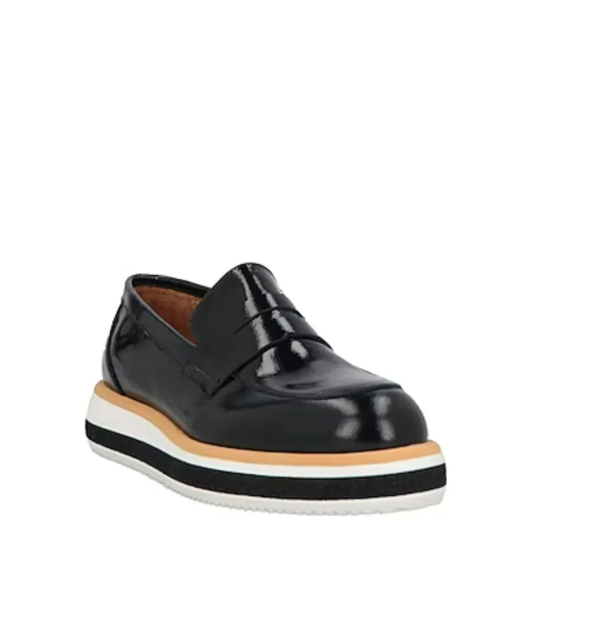 ROAMERS "NILA" BLACK PATENT LOAFER